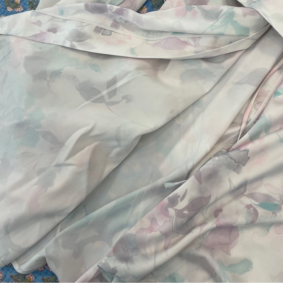 Ines Di Santo Tulip Short Robe new with tags size small in pastel water color - Picture 9 of 9